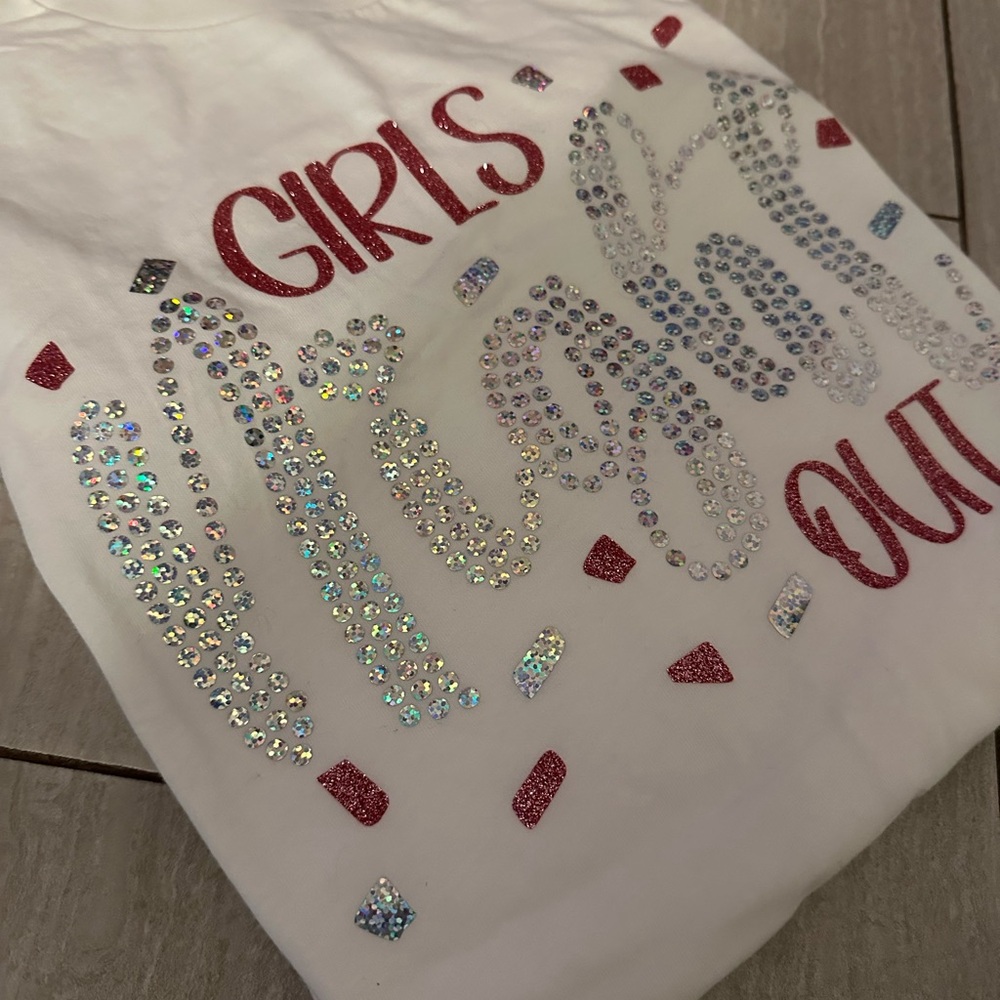 NWOT White Girls Night Out Tee - XL